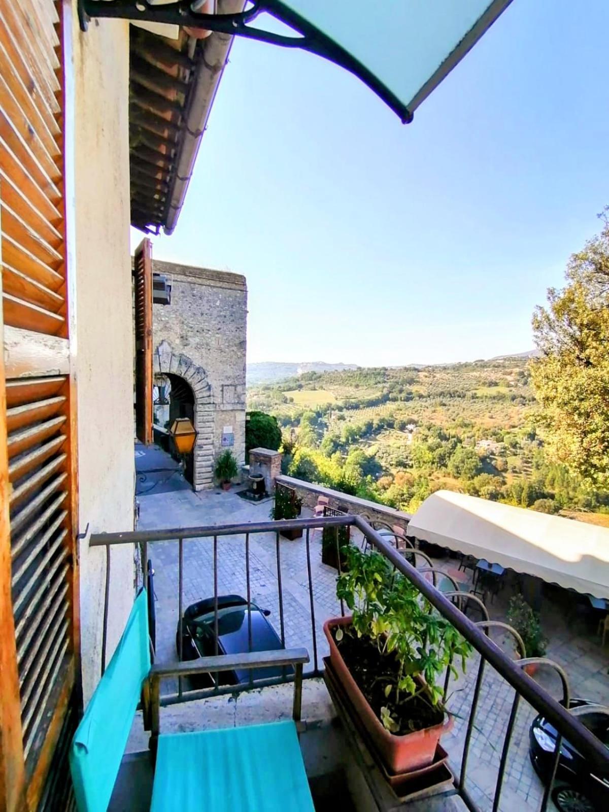 La Casa In Piazza Daire Toffia Dış mekan fotoğraf